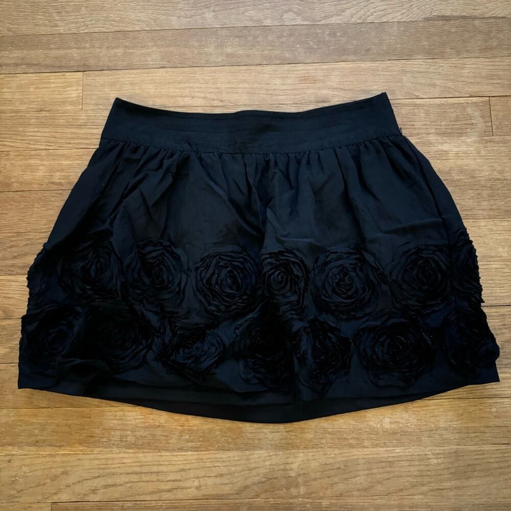 Stoosh black a-line mini skirt with rose appliqué size medium M
b7